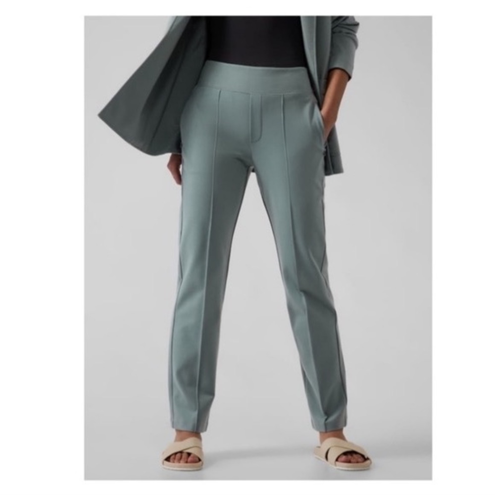 Athleta Eastbound Straight Pant Sz 4P